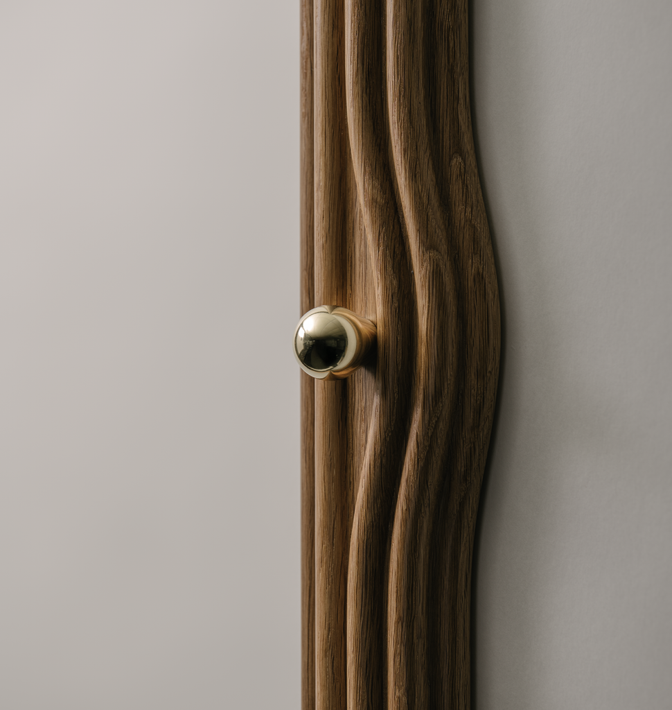 Bend Mirror - Vintage Oak - Detail