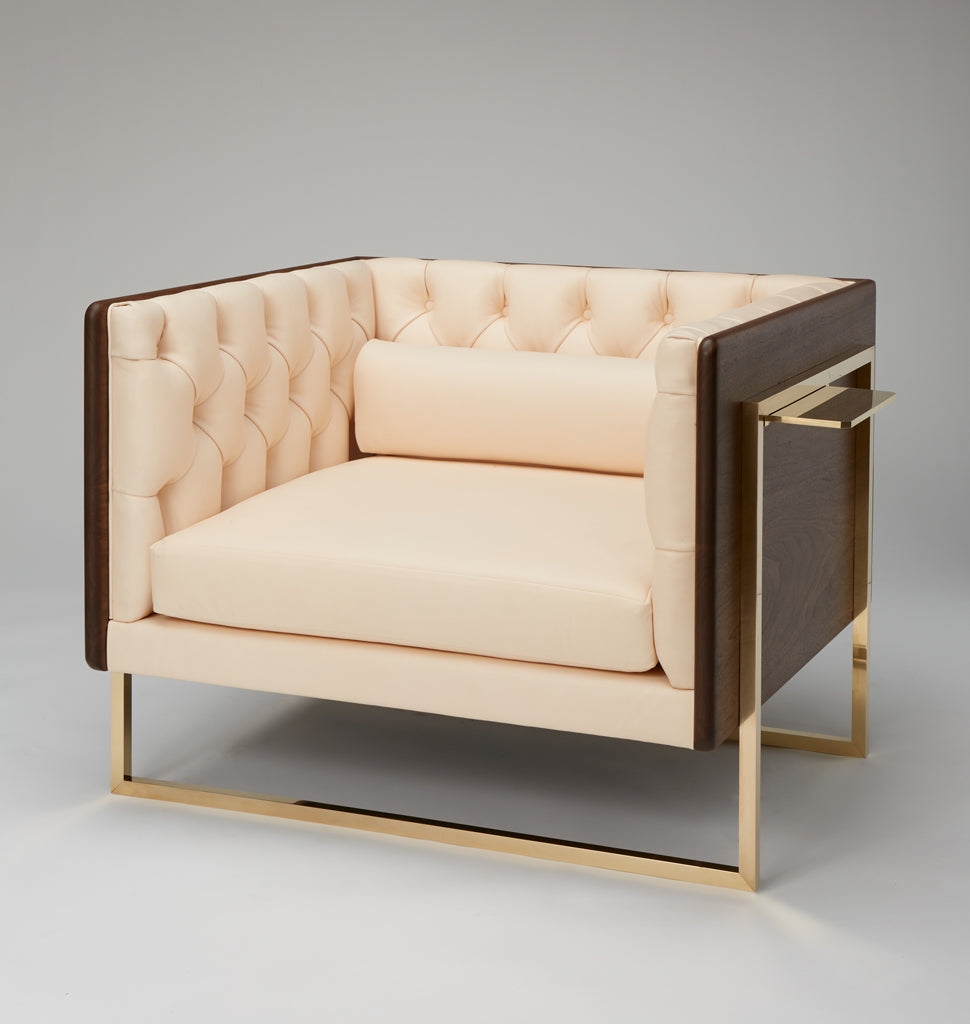 Traditional sales club chair