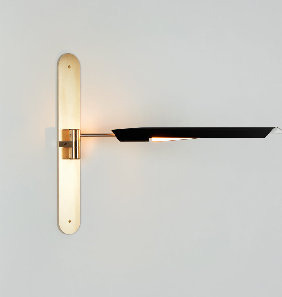 Sconce 01 (Gloss black/Brushed brass)